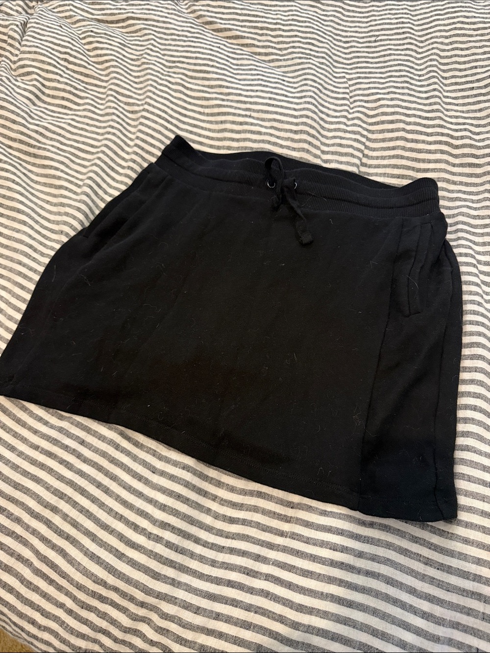 Jones New York Black Elastic Waist Skirt